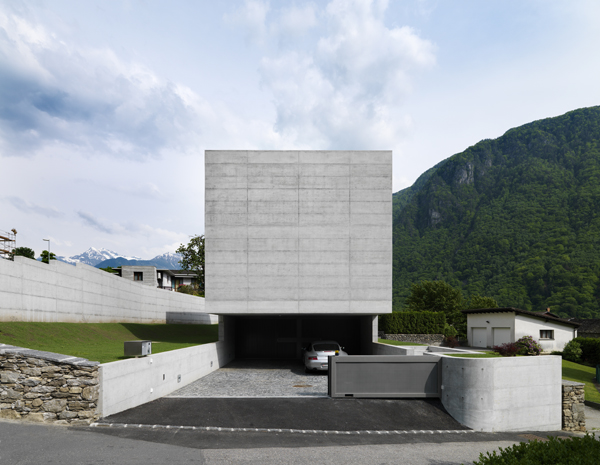 Concrete - House in Lumino - Davide Macullo Architects © Enrico Cano, Como