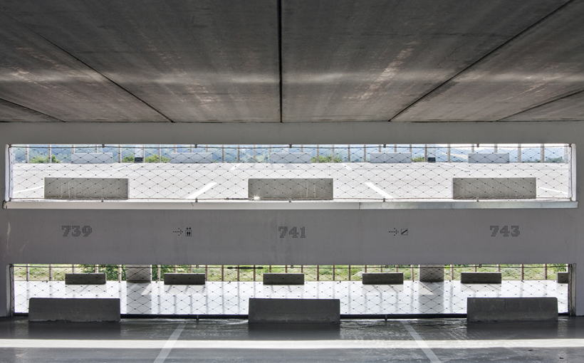 Parking in Soissons - Jacques Ferrier Architectures © Jacques Ferrier Architectures / photo Luc Boegly
